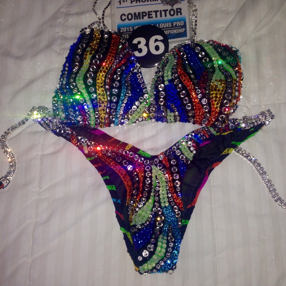 Pro figure /women’s physique posing suit